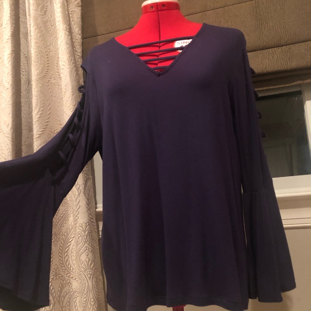 AZI New York top with  cut out sleeves